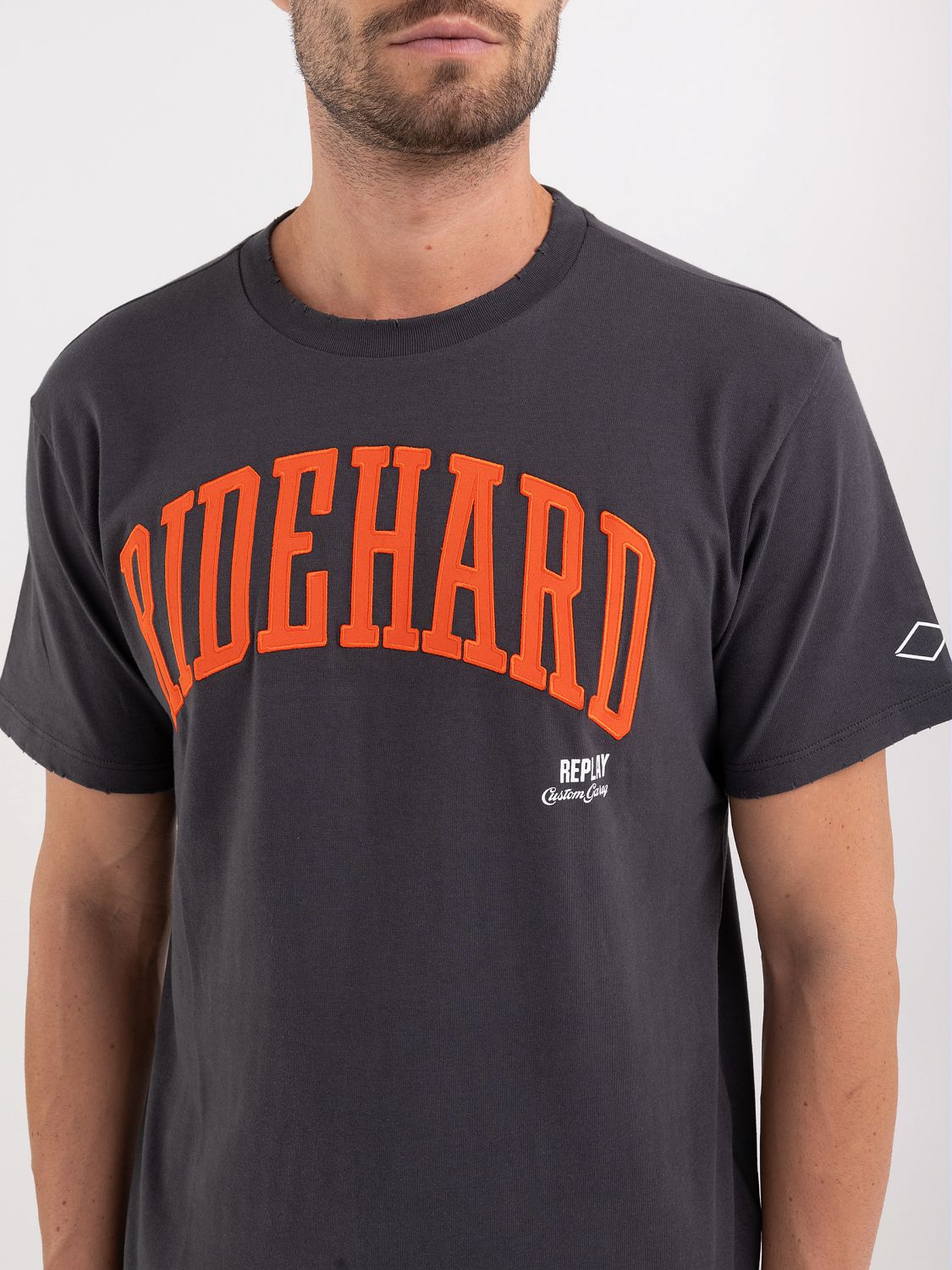 REPLAY T-SHIRT WITH DISTRESSED EFFECT AND RIDER PRINT
