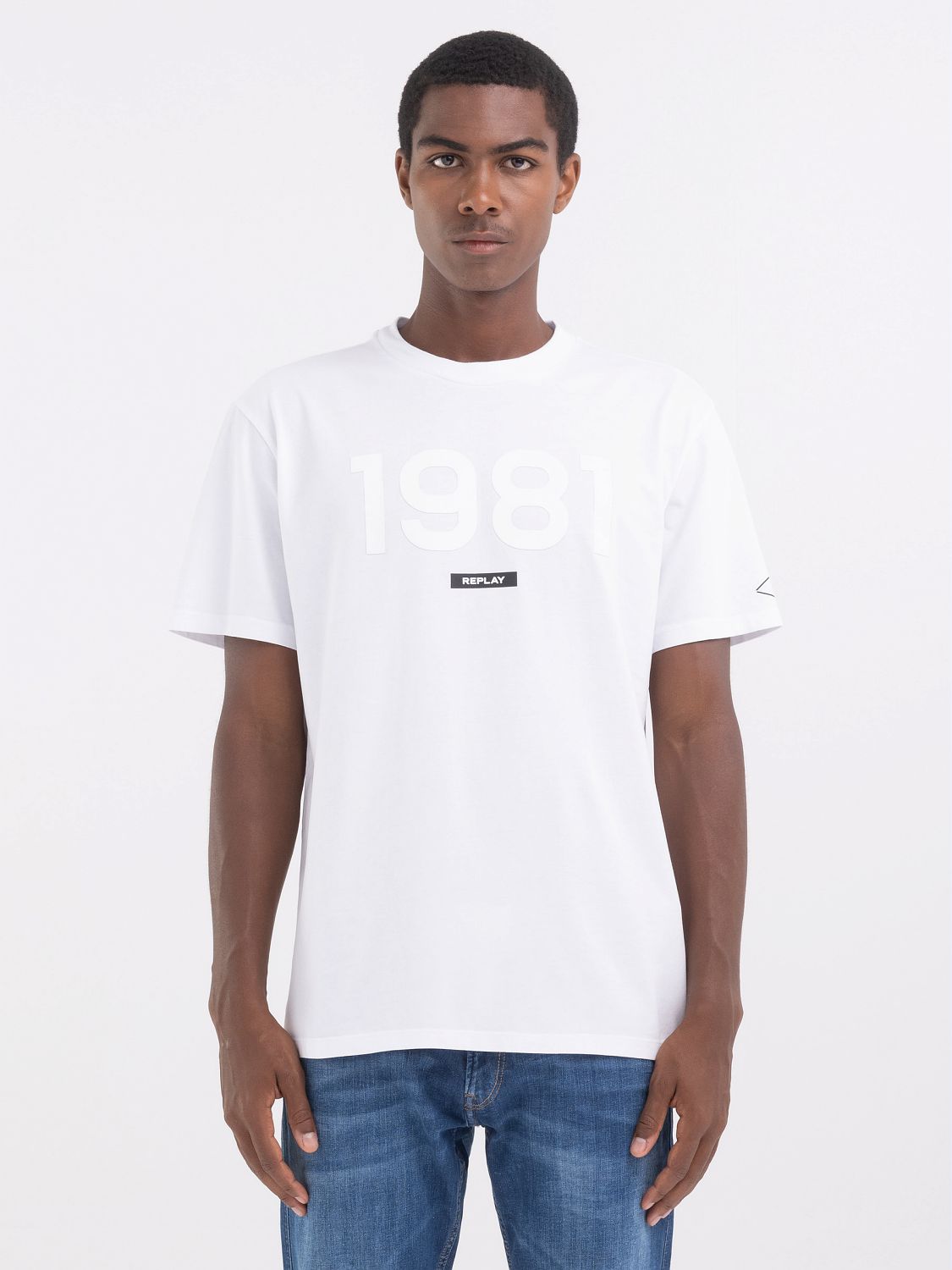 REPLAY CREWNECK T-SHIRT IN JERSEY WITH EMBOSSED PRINT